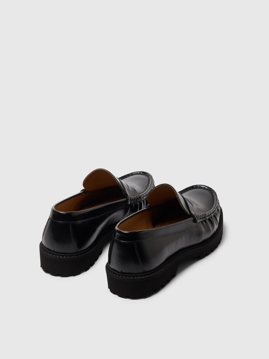 model_shot-front_full